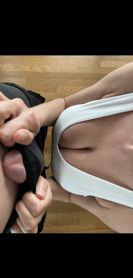 pineapples699 nude model gallery