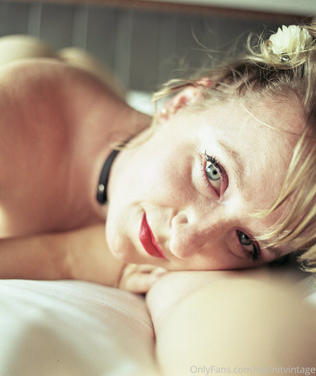 takinitvintage star nudes img