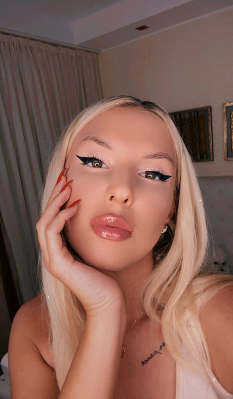 tonnia hd star galleries