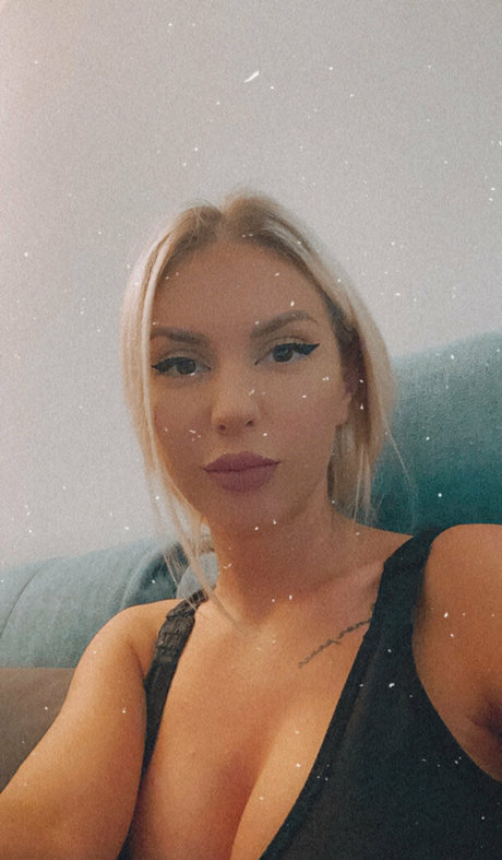 tonnia star exclusive pic