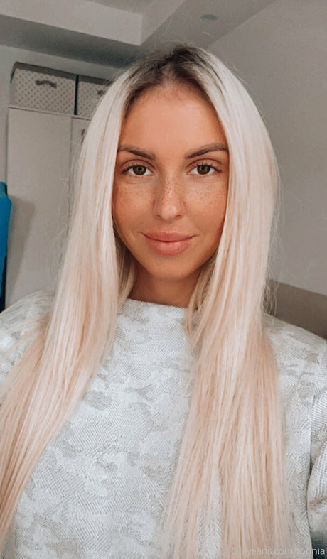 tonnia nice actress pic