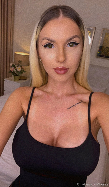 tonnia model sex archive