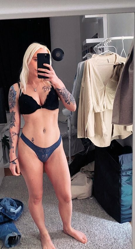 izzy 2505 star nudes image