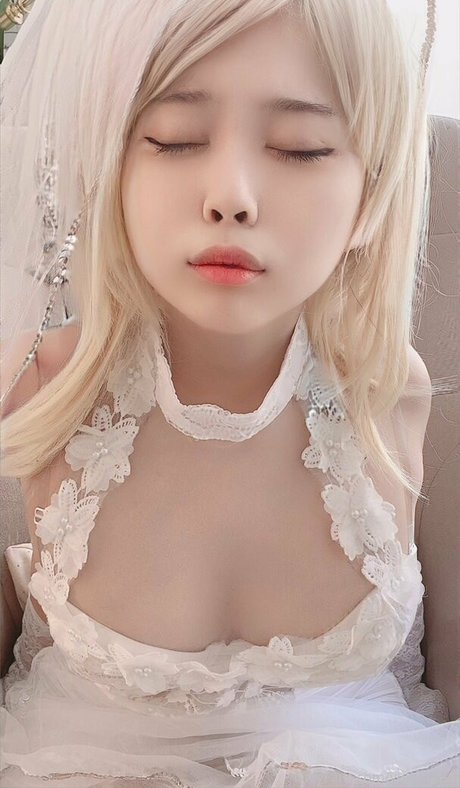 YumiOppai model art pictures