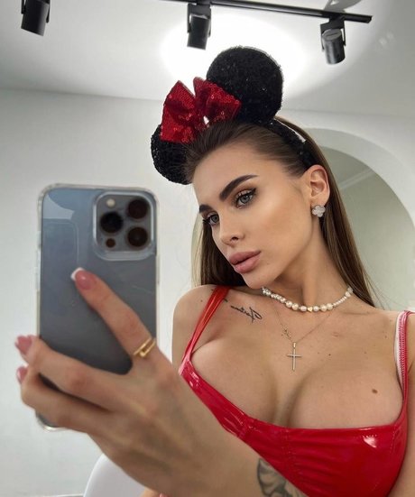 tinamayer pretty actress pics