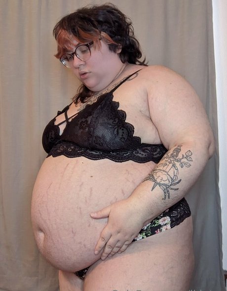 iklutzy nude star photo