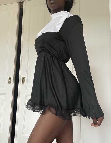 dollblk art actress pic