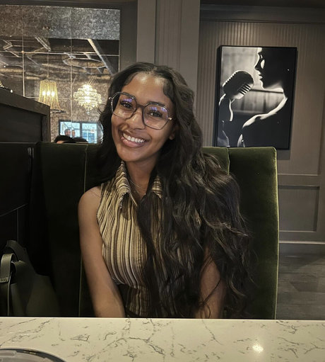 Kelsei Queen model top picture