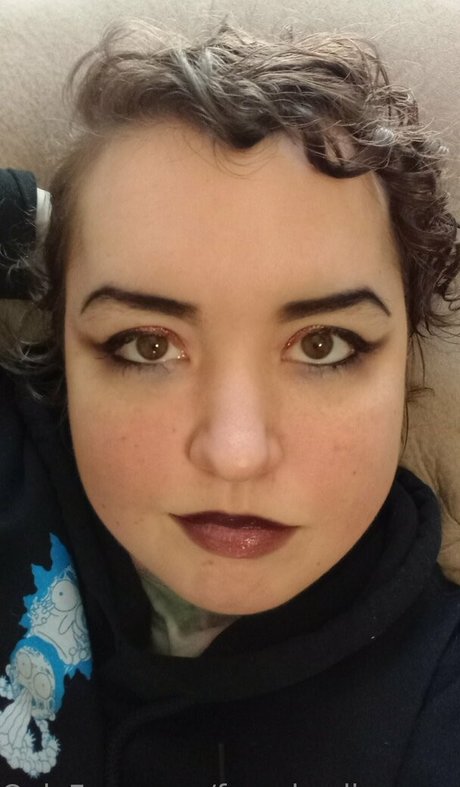 female diogenes beautiful actress image