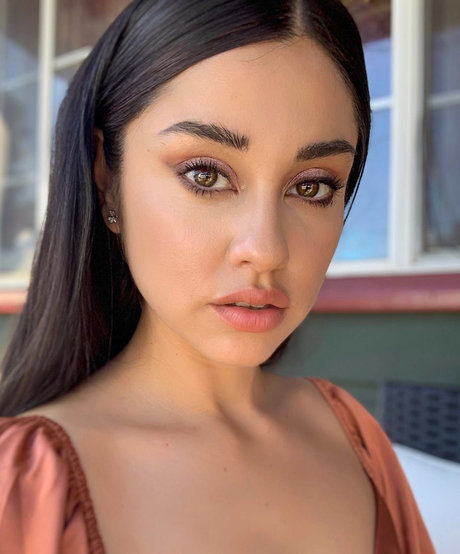 Yvette Monreal free model photos