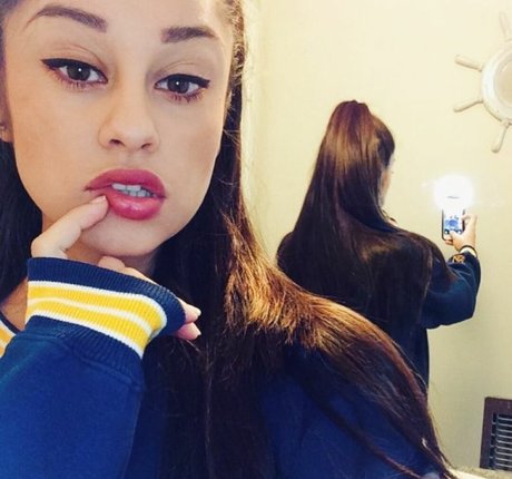 Yvette Monreal model naked picture