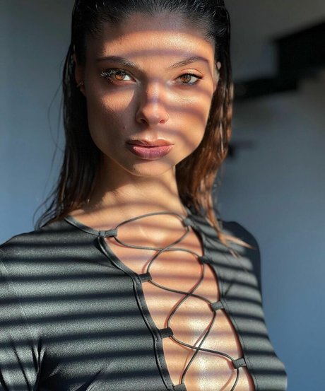 Vladislava Klodchik erotic actress img