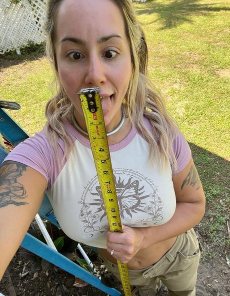 mistymeanerxxx pretty pornstar pic