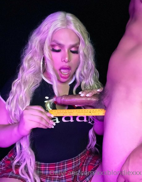 xxxblondiexxx adult model pictures