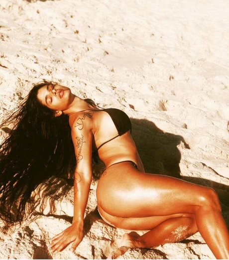 Linda De Morrer model nude galleries