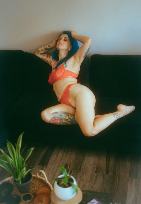 mscooky nude actress photos