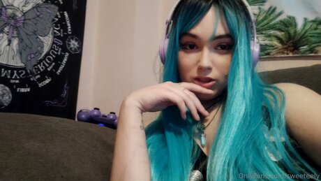 sweeteely model sexy pics