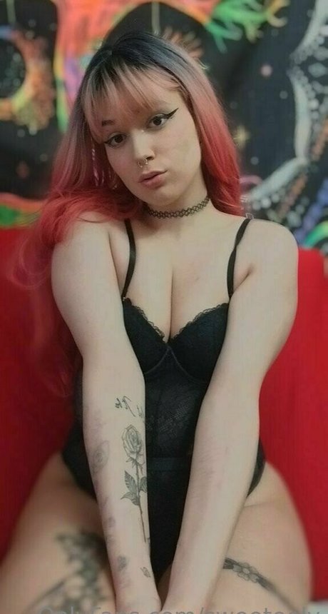 sweeteely nude actress images