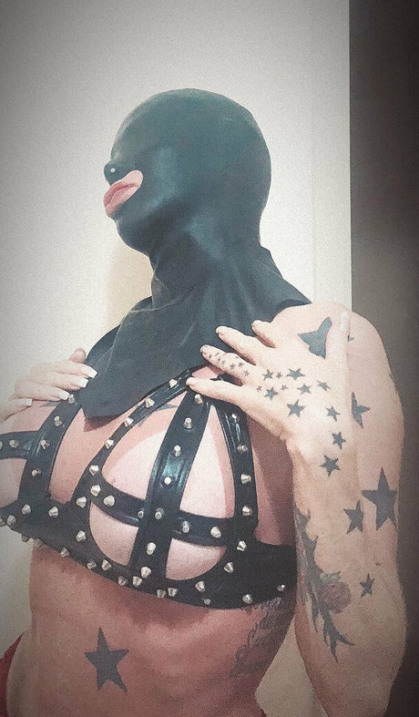 fabiolavoguel model art pics