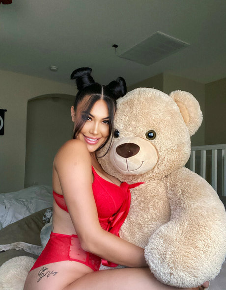 raineyjamesfree pornstar pretty photo