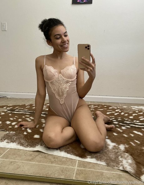 HoneyVulture Profile Photo