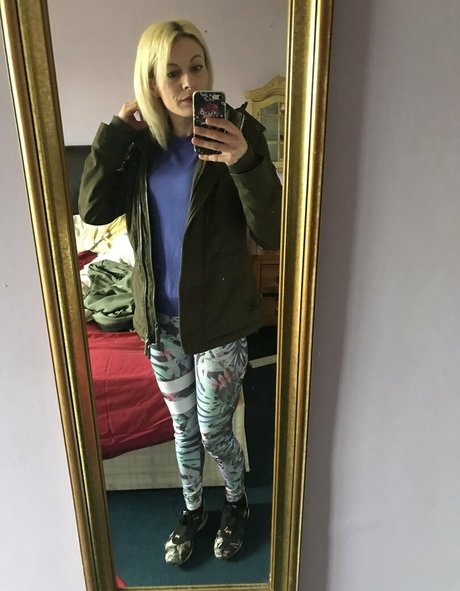 lisa69xxx sexy pornstar image