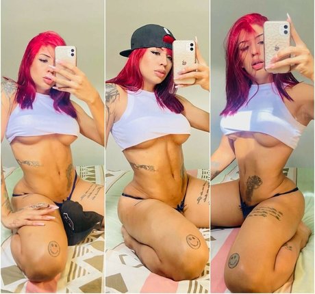 Ryah Vegas nude pornstar photos