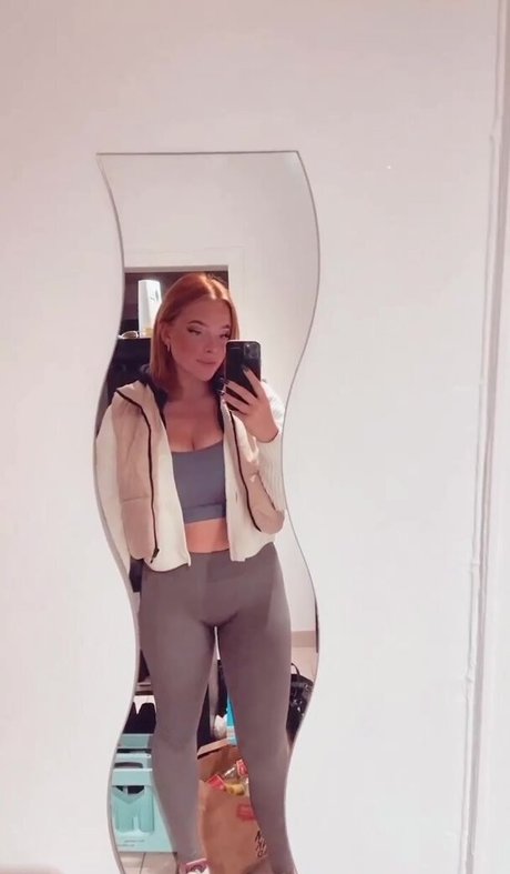 Sarah Neuhaus pretty star images