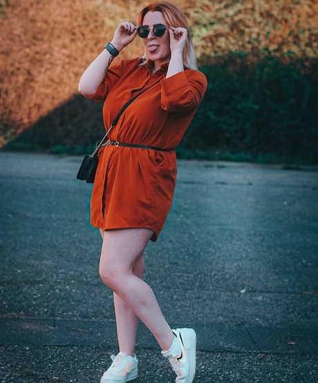 Sarah Neuhaus model pretty pics