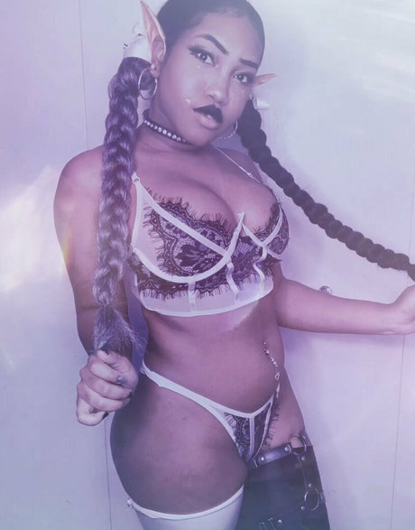 tammicity nude model pictures