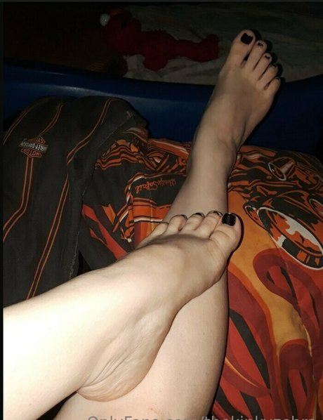 busty ebony onlyfans top image