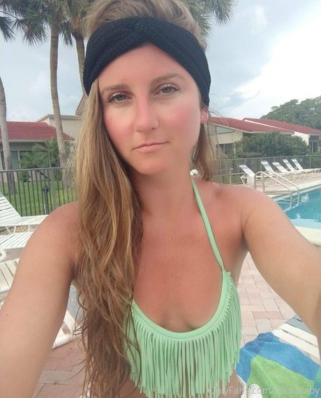 lelulullaby pretty model photo