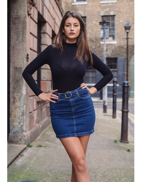 Ellie Weston star adult pic