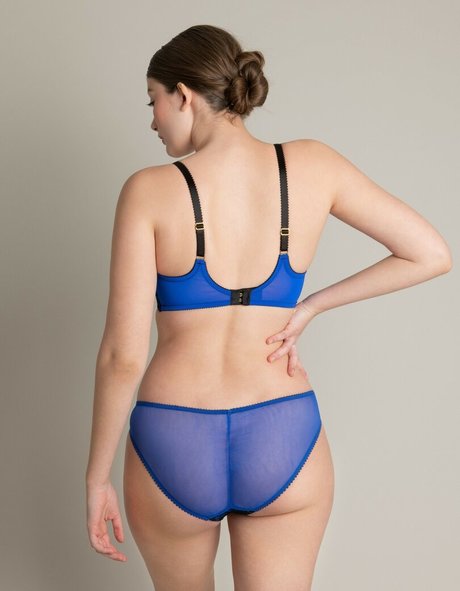 Ellie Weston pretty model images