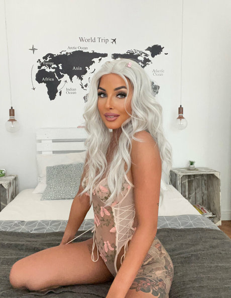 baddie withnodaddy art star pic