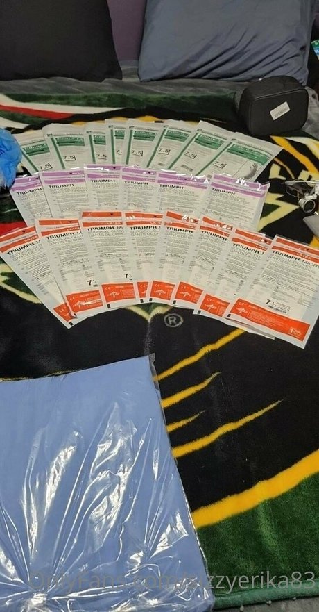 sizzyerika83 model hot pics