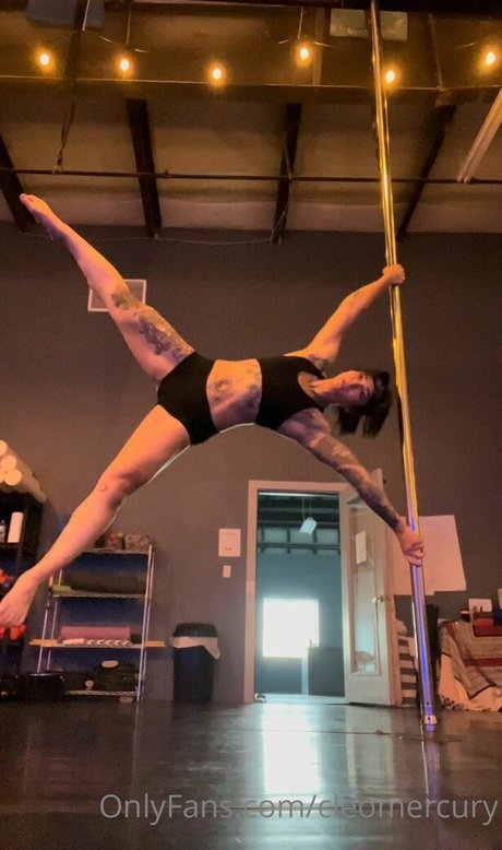 cleomercury model nudes pic