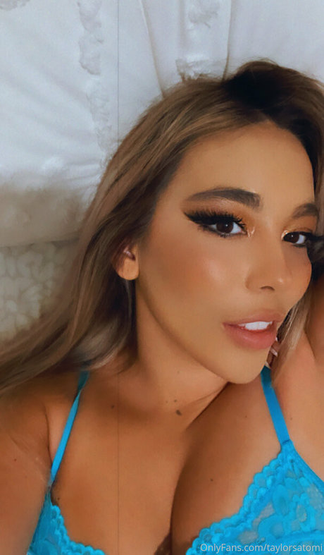 taylorsatomi hd star galleries