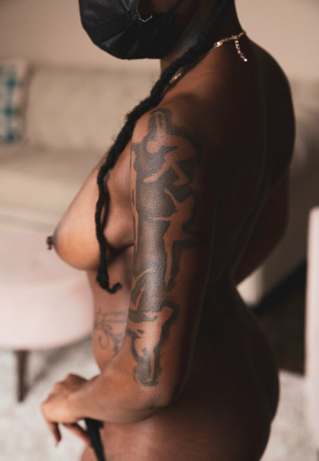 oyinoluphoto model erotic photos