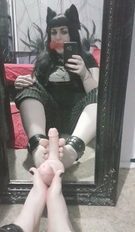 grimspectral pretty actress pic