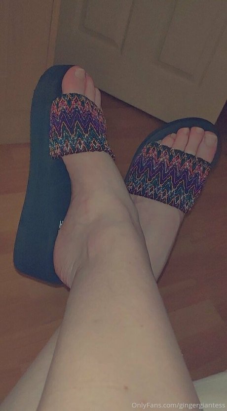 gingergiantess star erotic photo