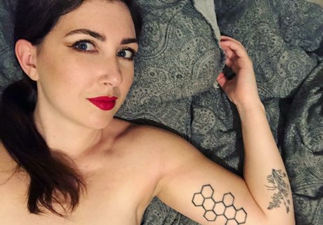 Viola Volta top star gallery