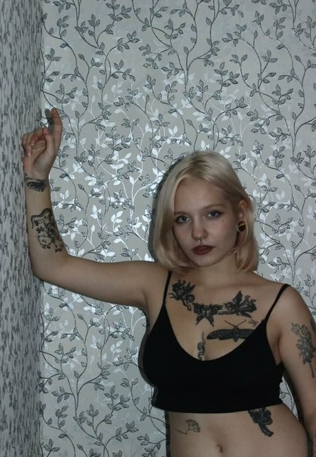 foxy bright model nice galleries