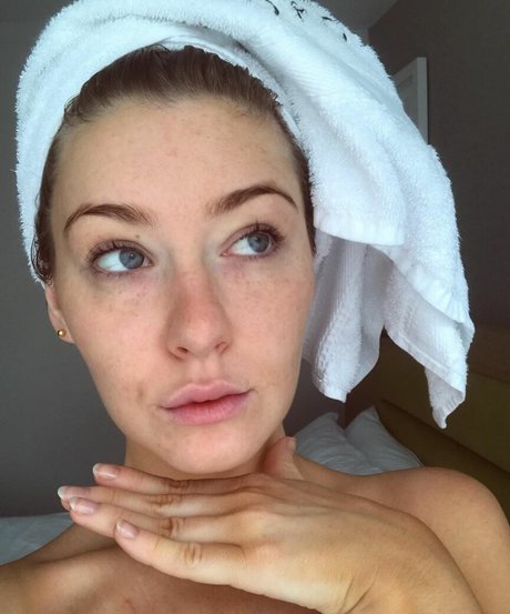 Creative Calm ASMR free model pic