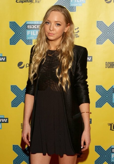 Portia Doubleday pornographic model img