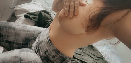 Admiremeamy model porn picture