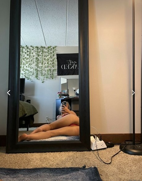 mae 222 actress photos