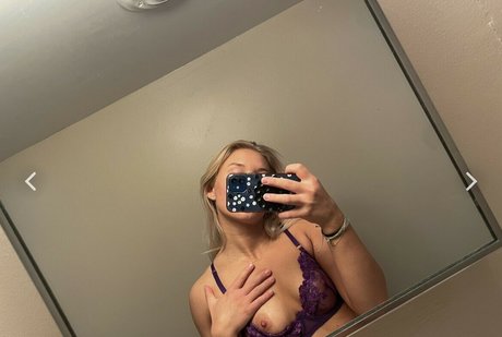 mae 222 nude model archive