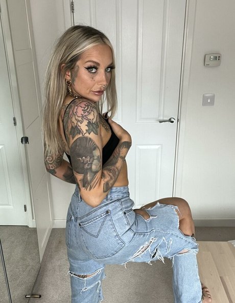 famous onlyfans art nude archive