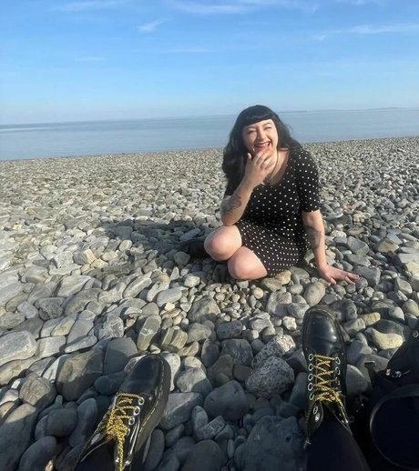 xalexaddams sexy actress picture